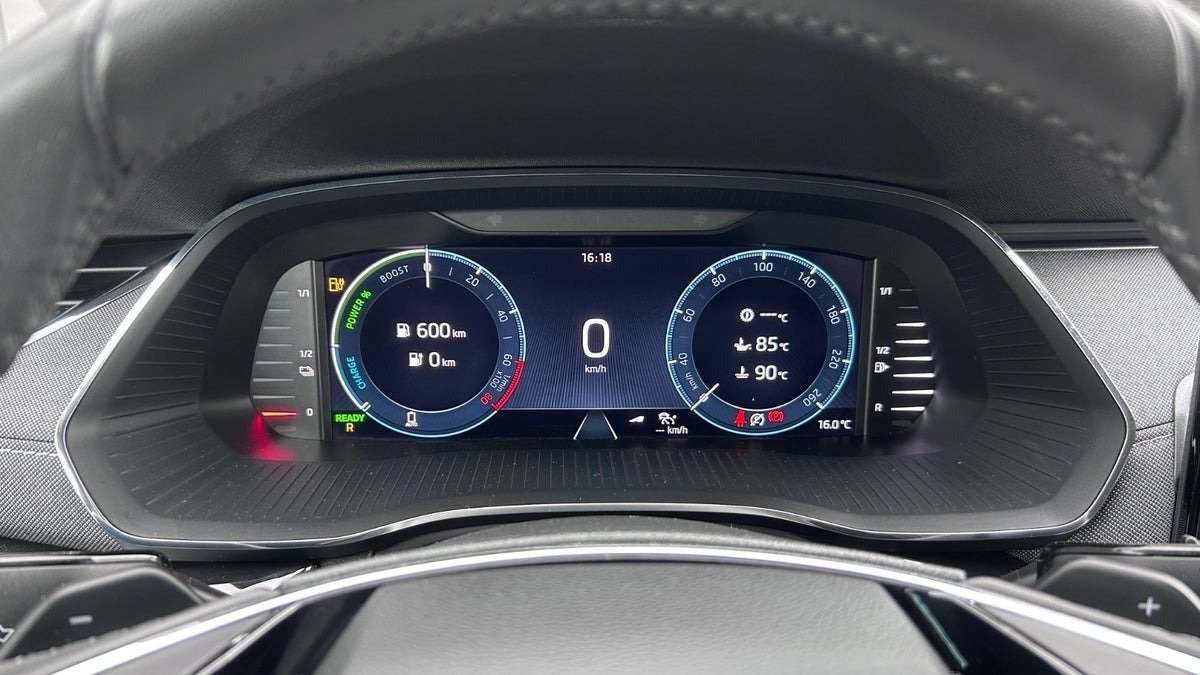 Grå Skoda Octavia fra 2022
