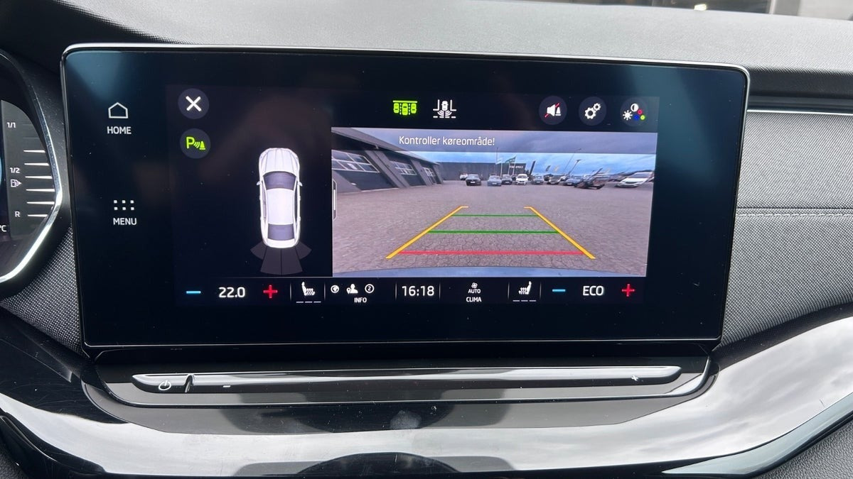 Grå Skoda Octavia fra 2022