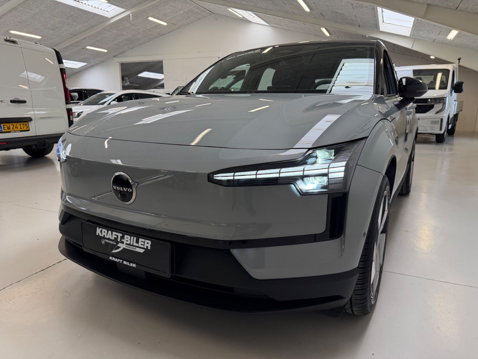 Grå Volvo EX30 fra 2024