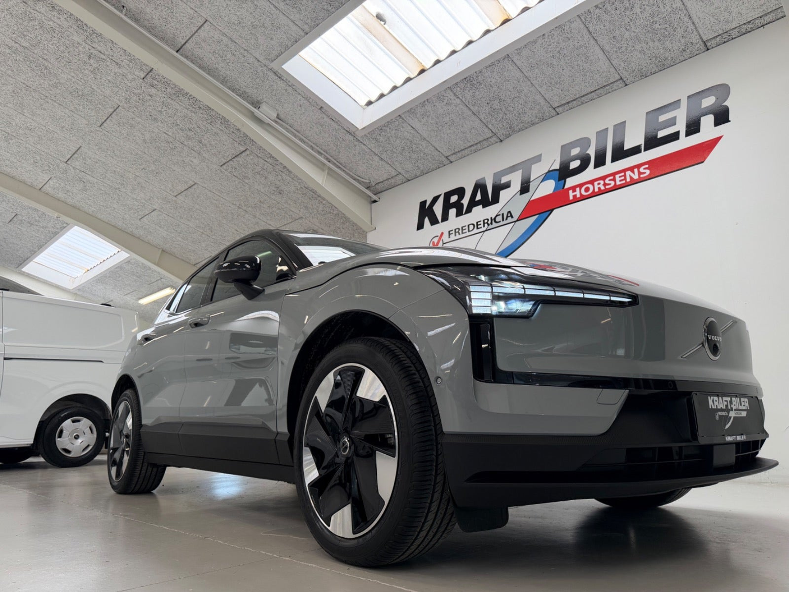 Grå Volvo EX30 fra 2024