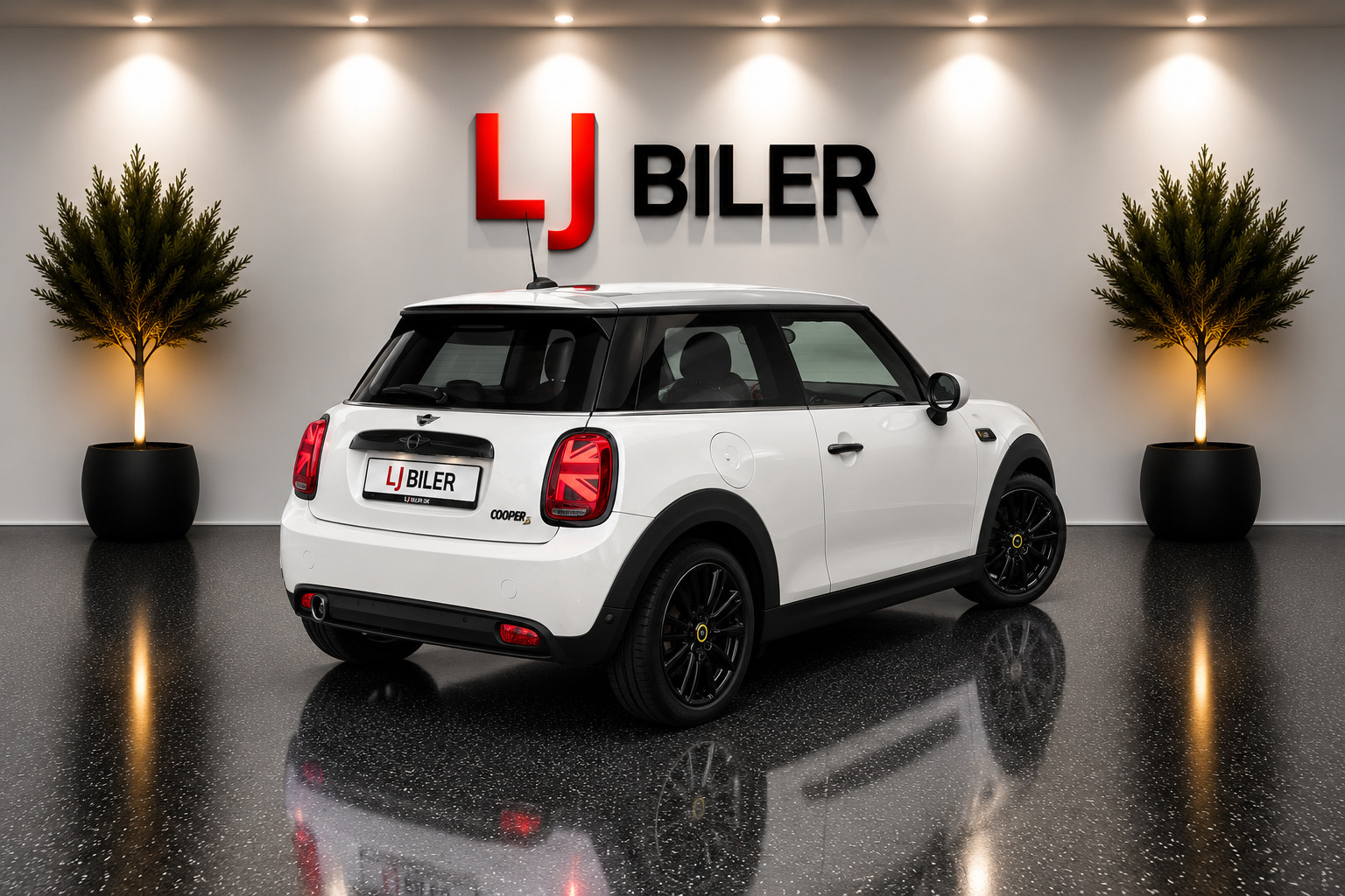 Hvid Mini Cooper SE fra 2023