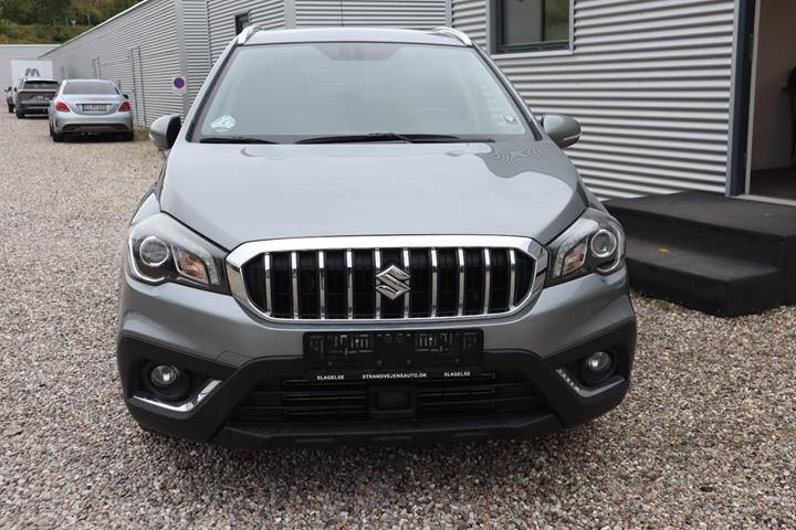 Grå Suzuki S-Cross fra 2021
