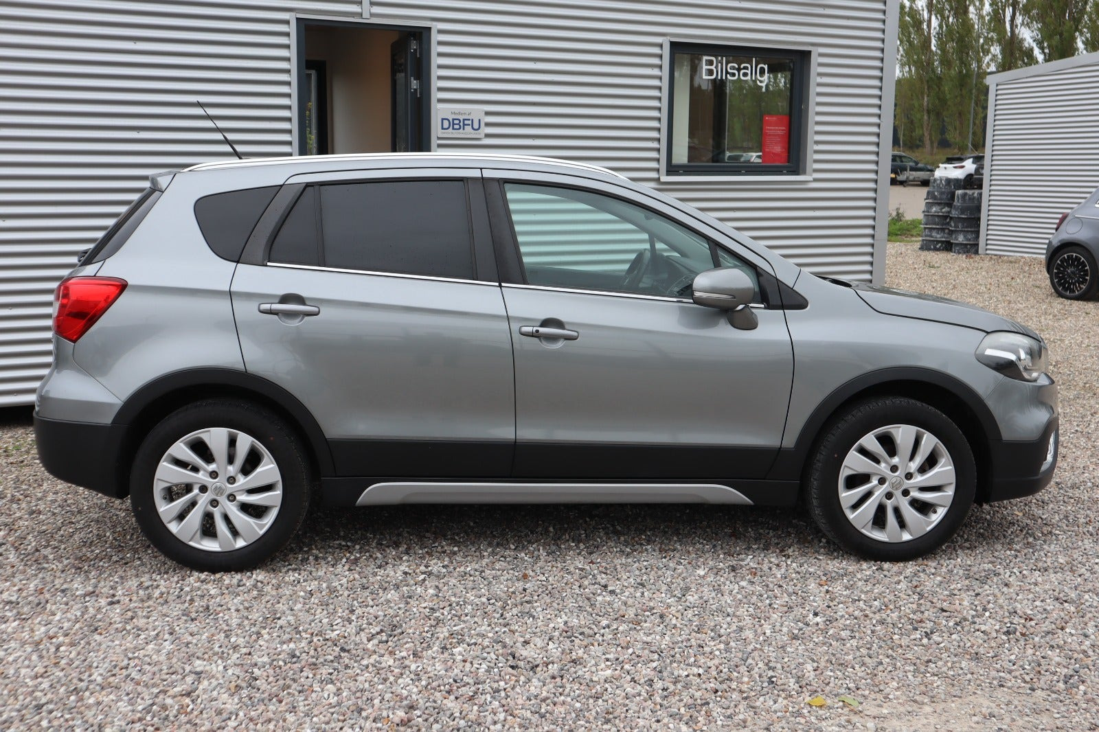 Grå Suzuki S-Cross fra 2021