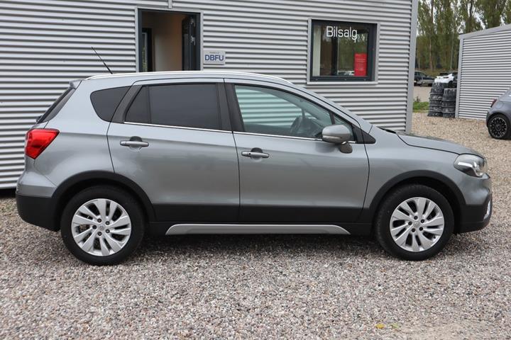 Grå Suzuki S-Cross fra 2021