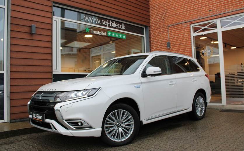 Mitsubishi Outlander 2,4 PHEV Intense CVT 4WD