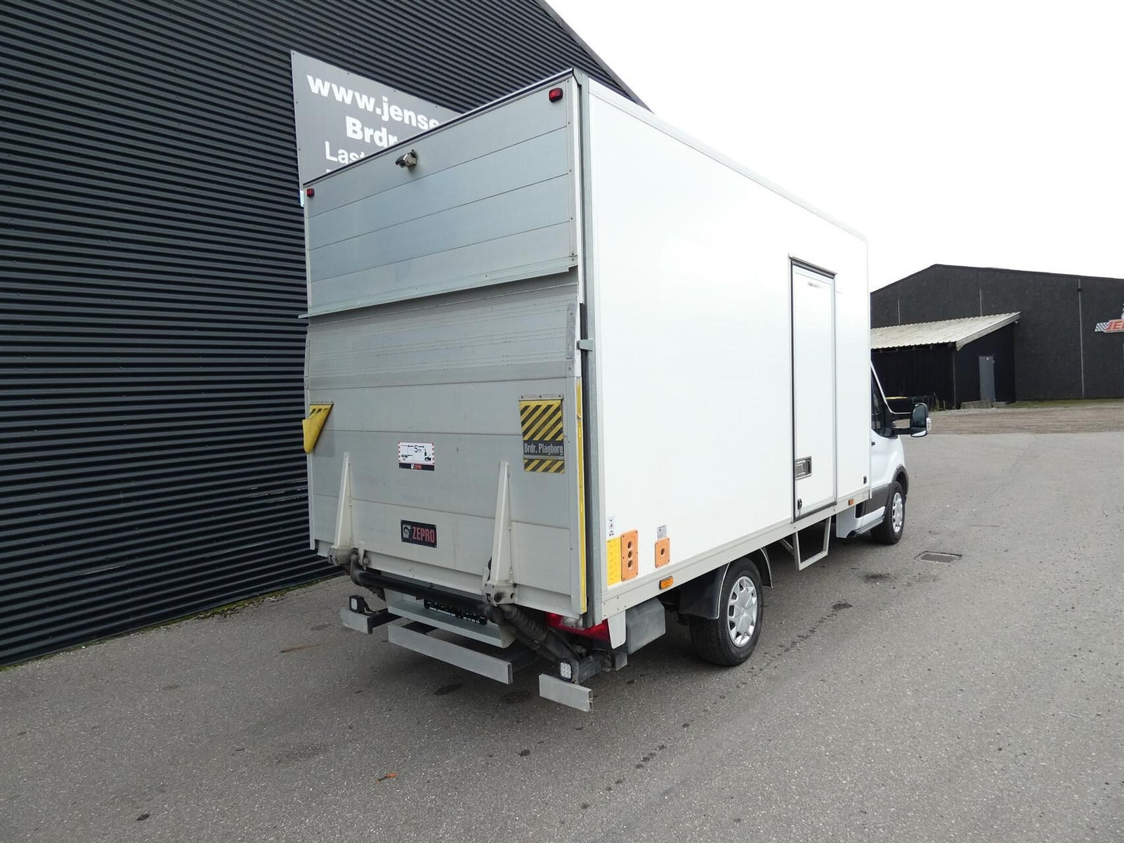 Hvid Ford Transit 350 L4 Chassis fra 2022