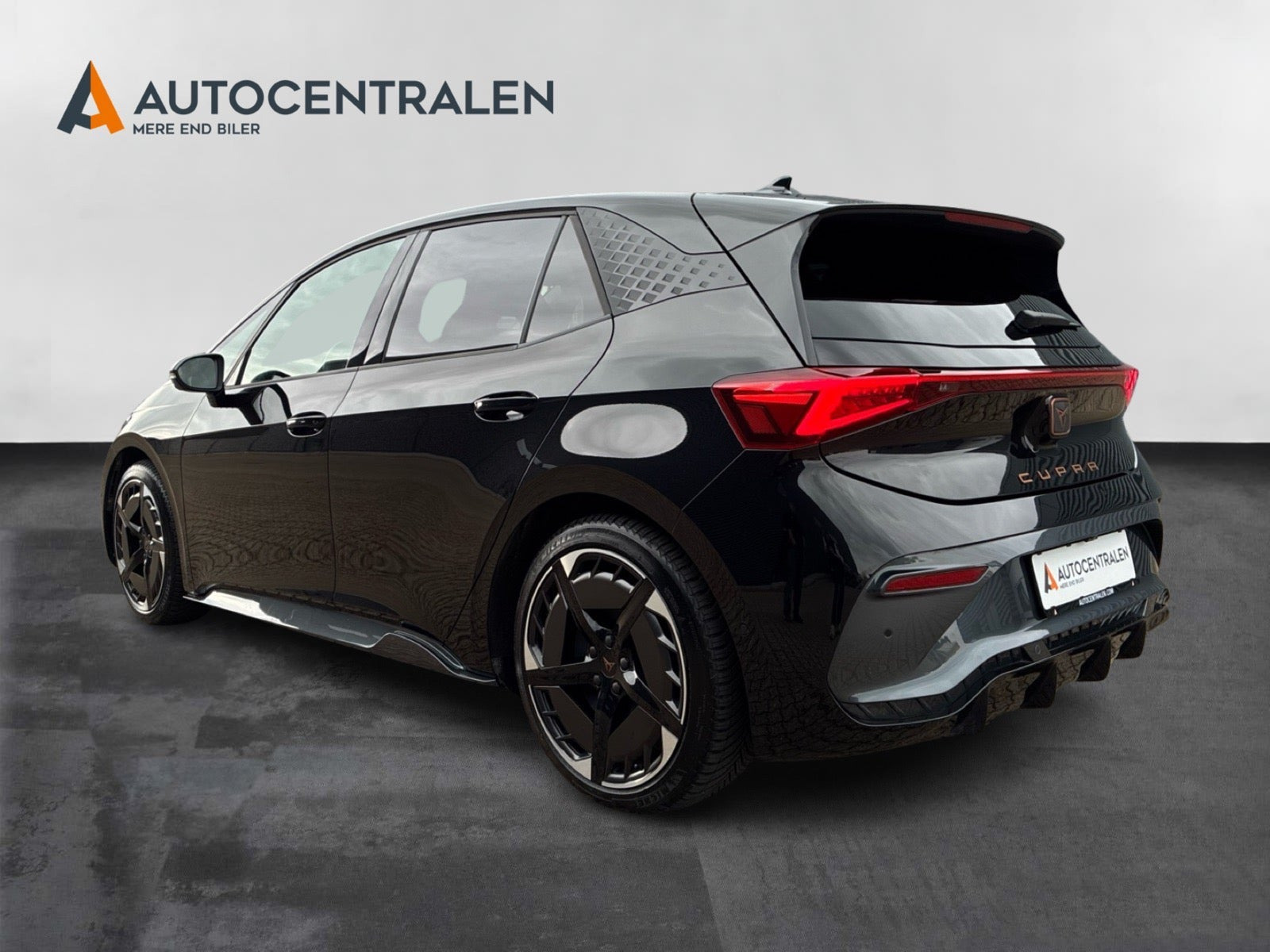 Sort Cupra Born fra 2025