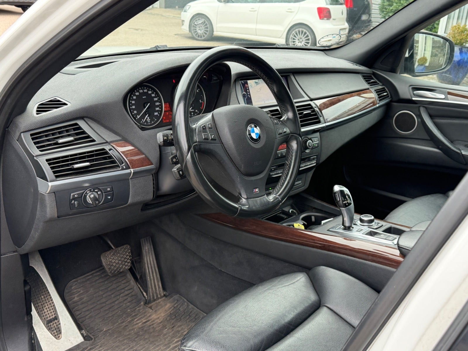 Hvid BMW X5 fra 2012