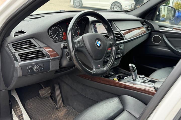 Hvid BMW X5 fra 2012