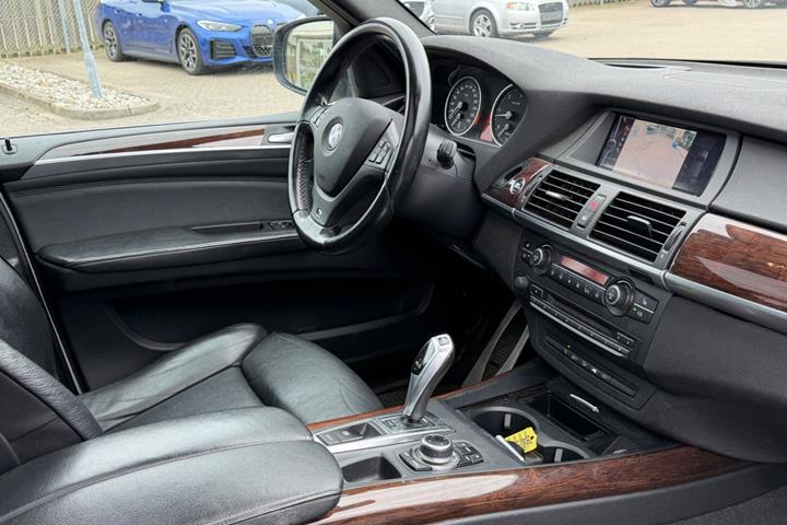 Hvid BMW X5 fra 2012