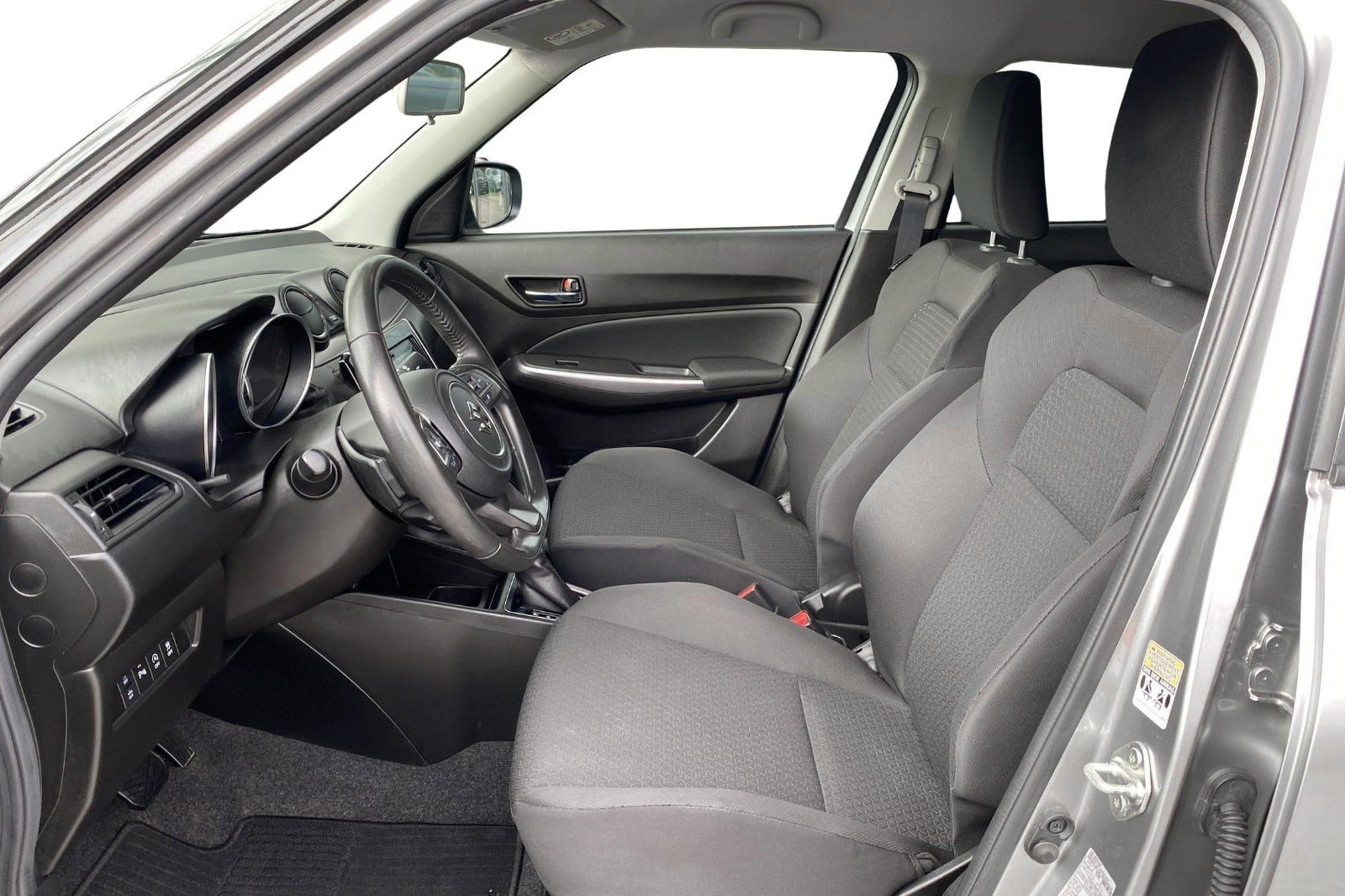 Sølv Suzuki Swift fra 2020
