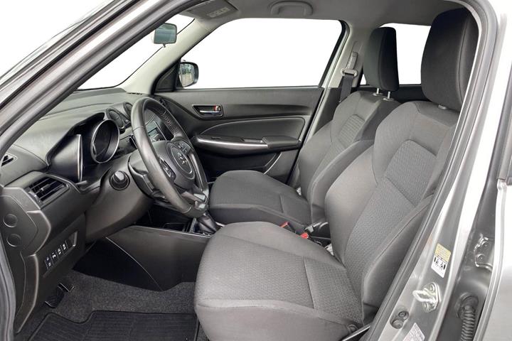 Sølv Suzuki Swift fra 2020