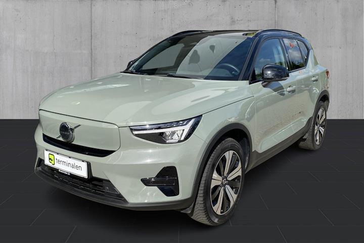 Grøn Volvo XC40 fra 2023