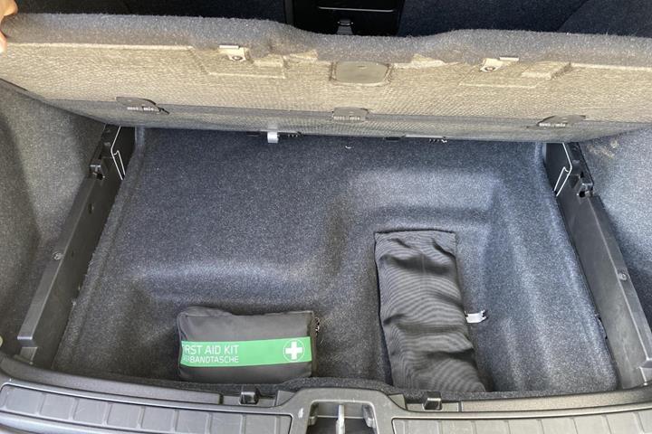 Grøn Volvo XC40 fra 2023