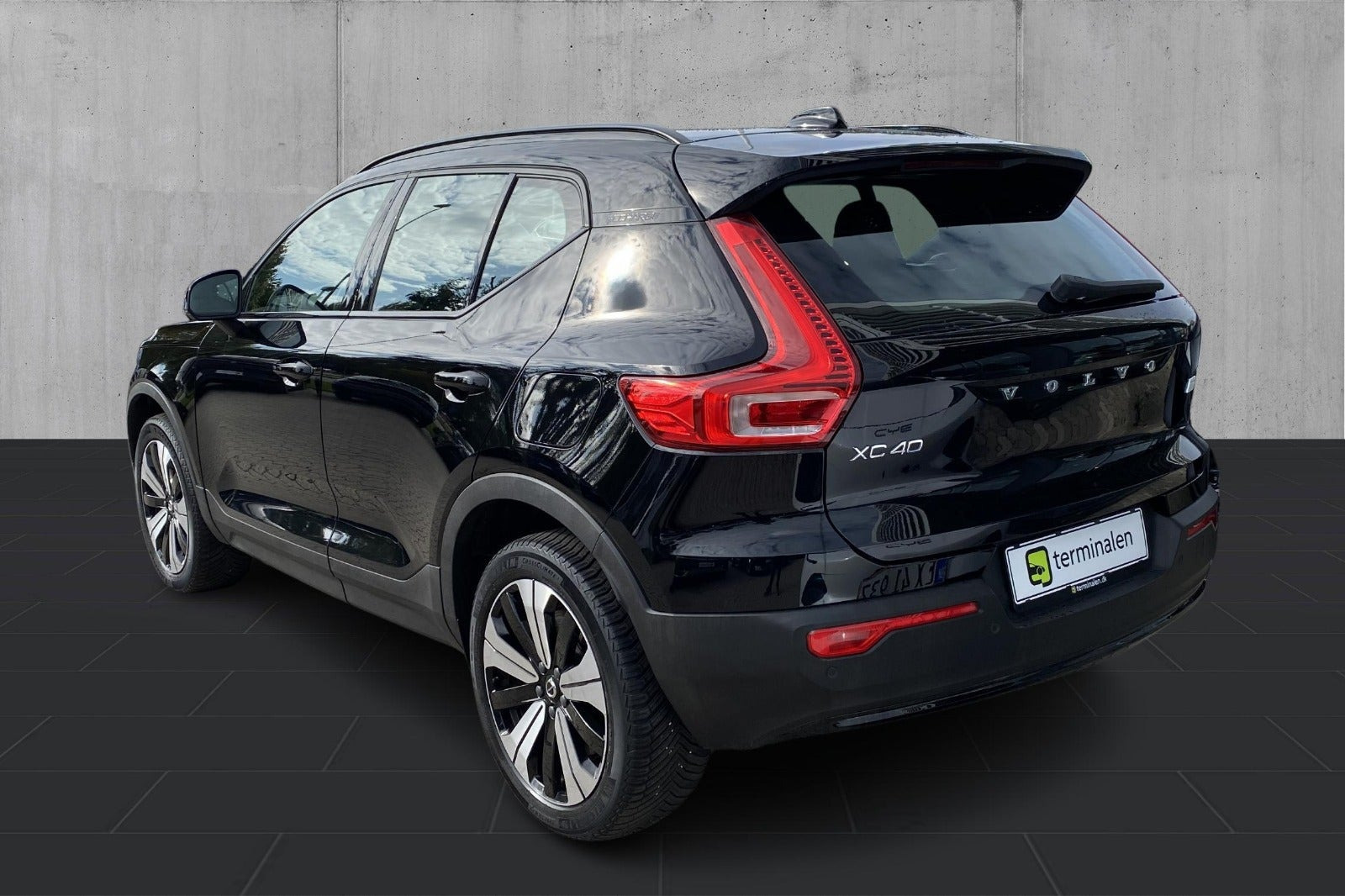 Sort Volvo XC40 fra 2023