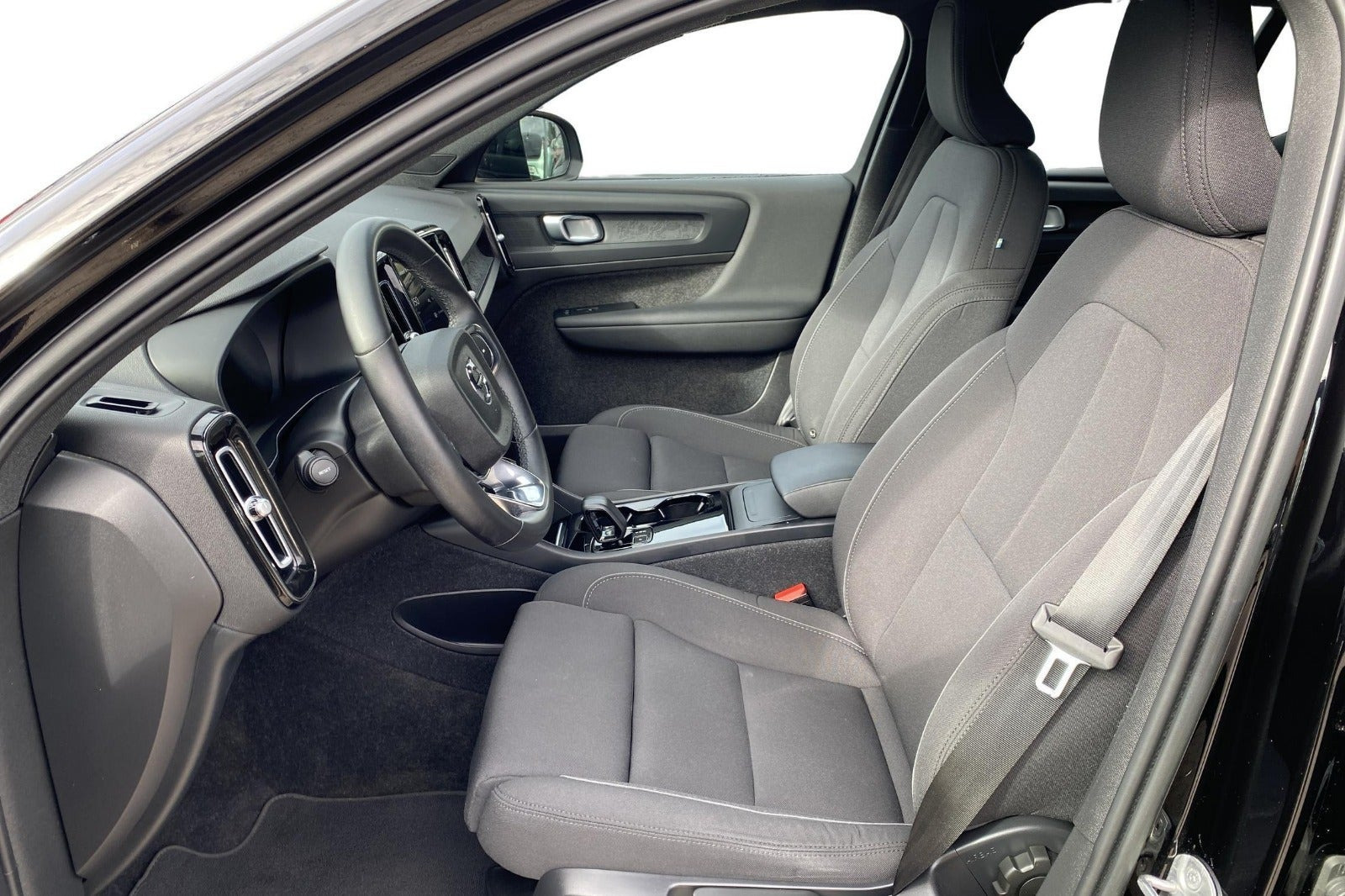 Sort Volvo XC40 fra 2023