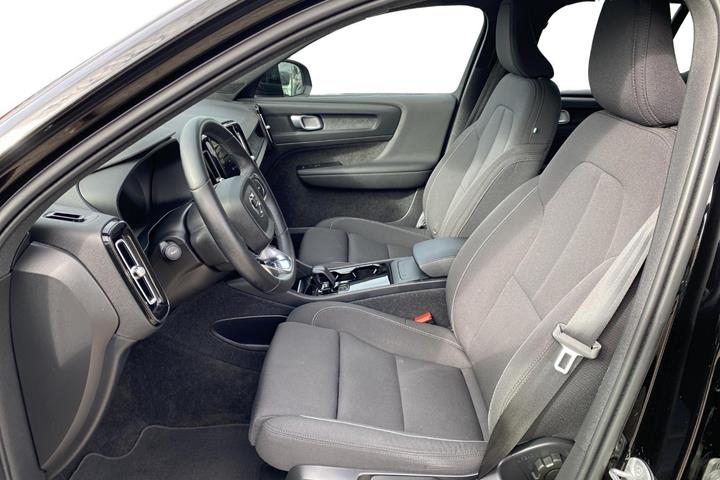 Sort Volvo XC40 fra 2023