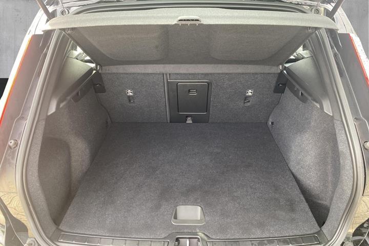 Sort Volvo XC40 fra 2023