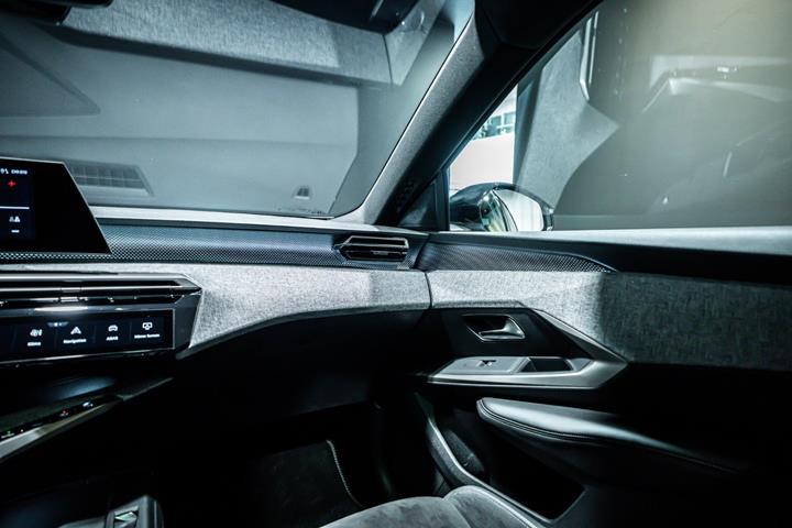 undefined Peugeot e-3008 fra 2025