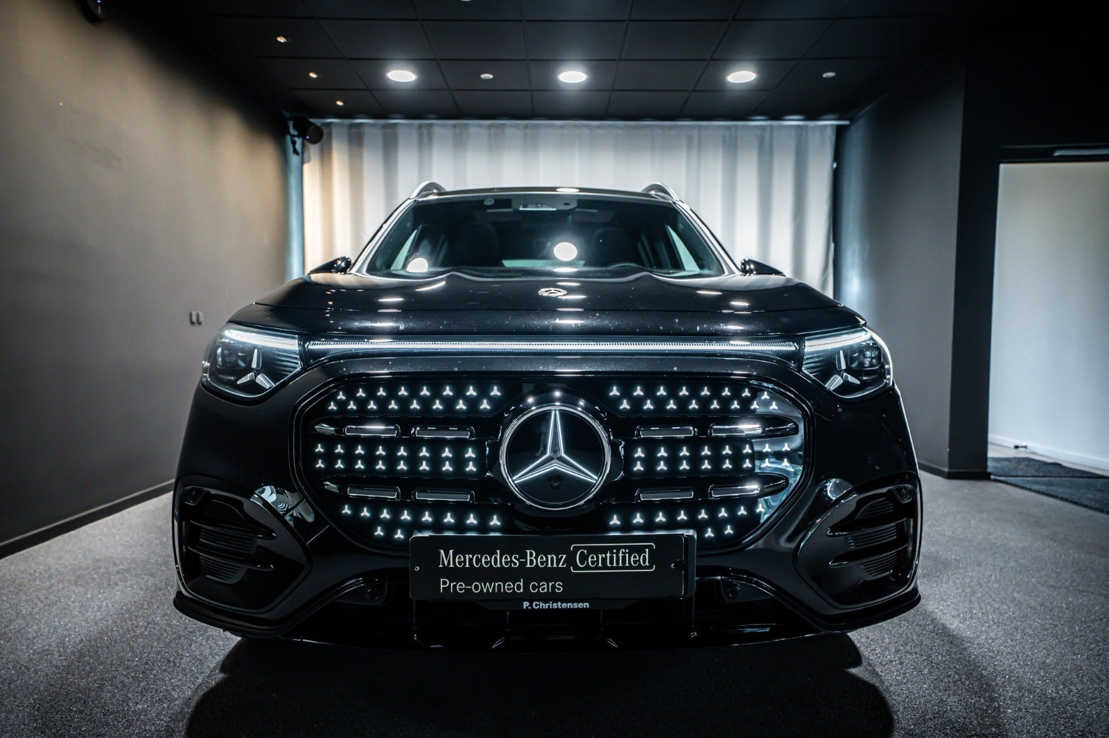 Sort Mercedes GLB250+ fra 2026