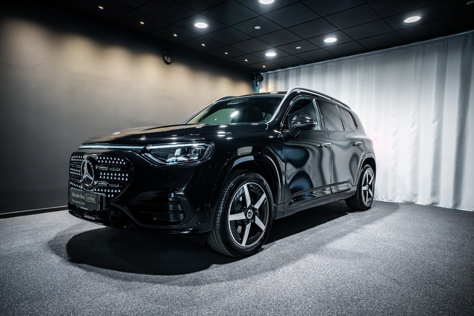 Sort Mercedes GLB250+ fra 2026