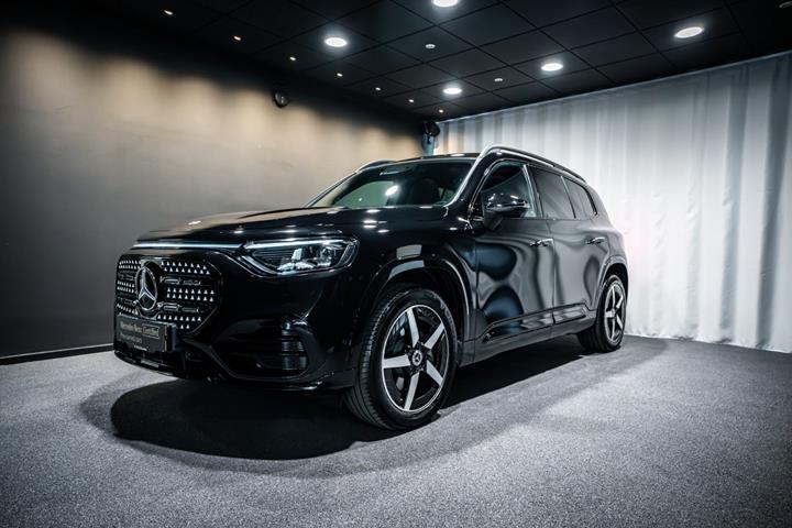 Sort Mercedes GLB250+ fra 2026