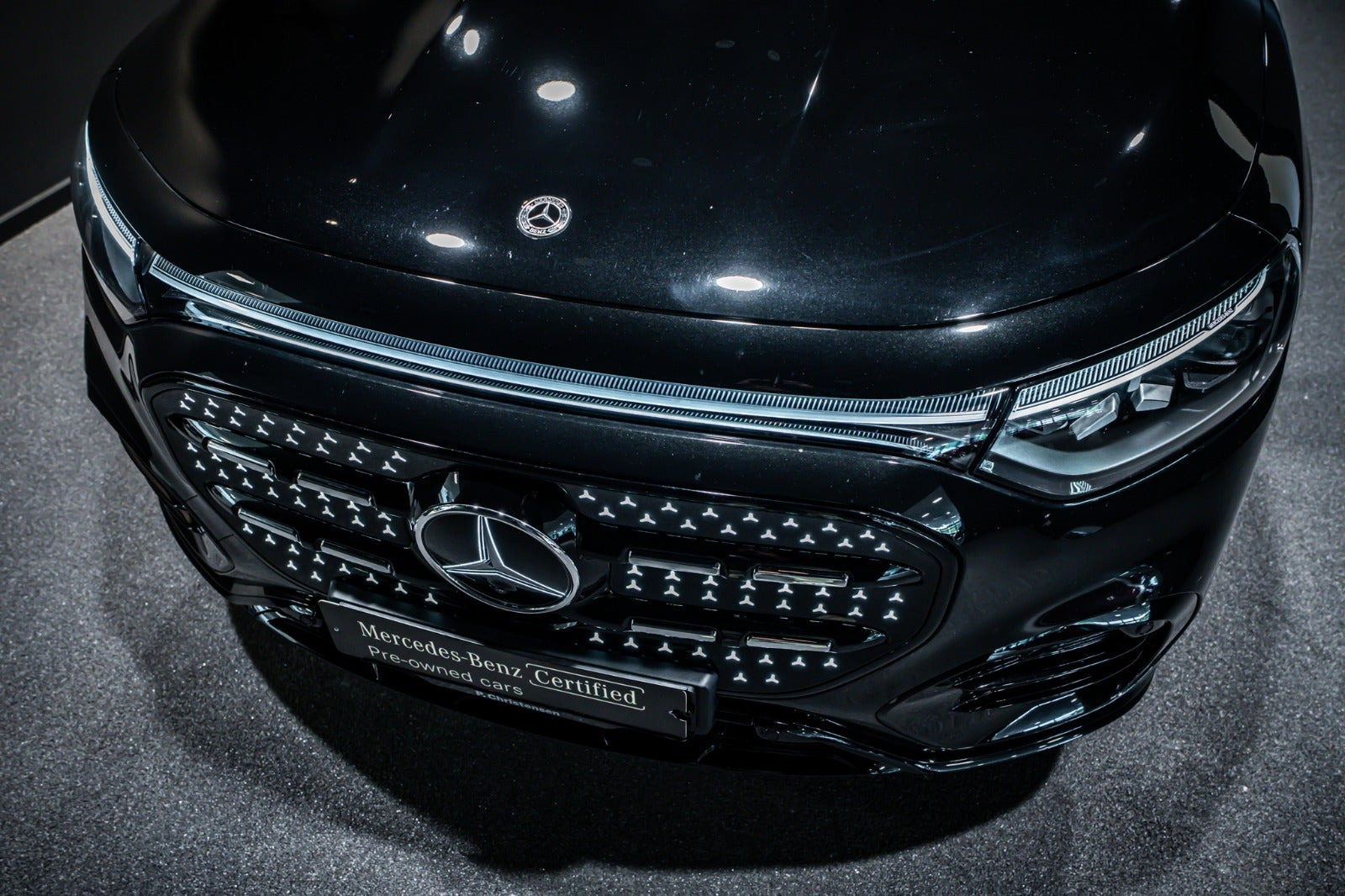 Sort Mercedes GLB250+ fra 2026