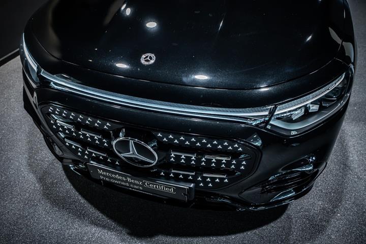 Sort Mercedes GLB250+ fra 2026