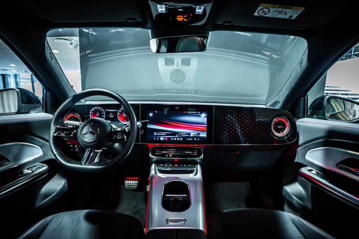 Sort Mercedes GLB250+ fra 2026