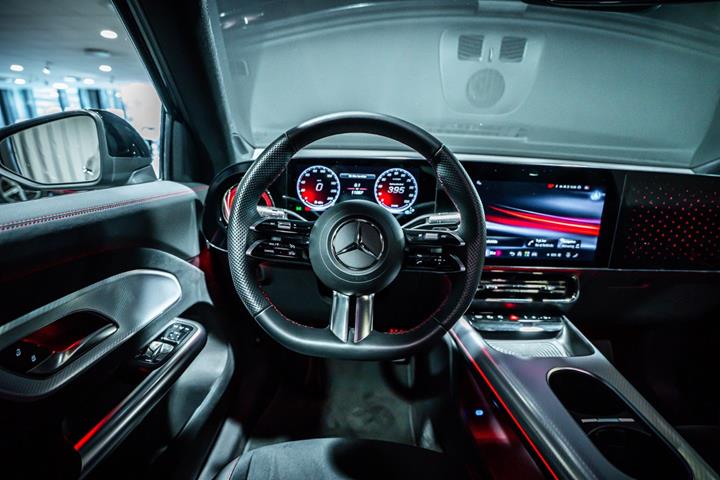 Sort Mercedes GLB250+ fra 2026