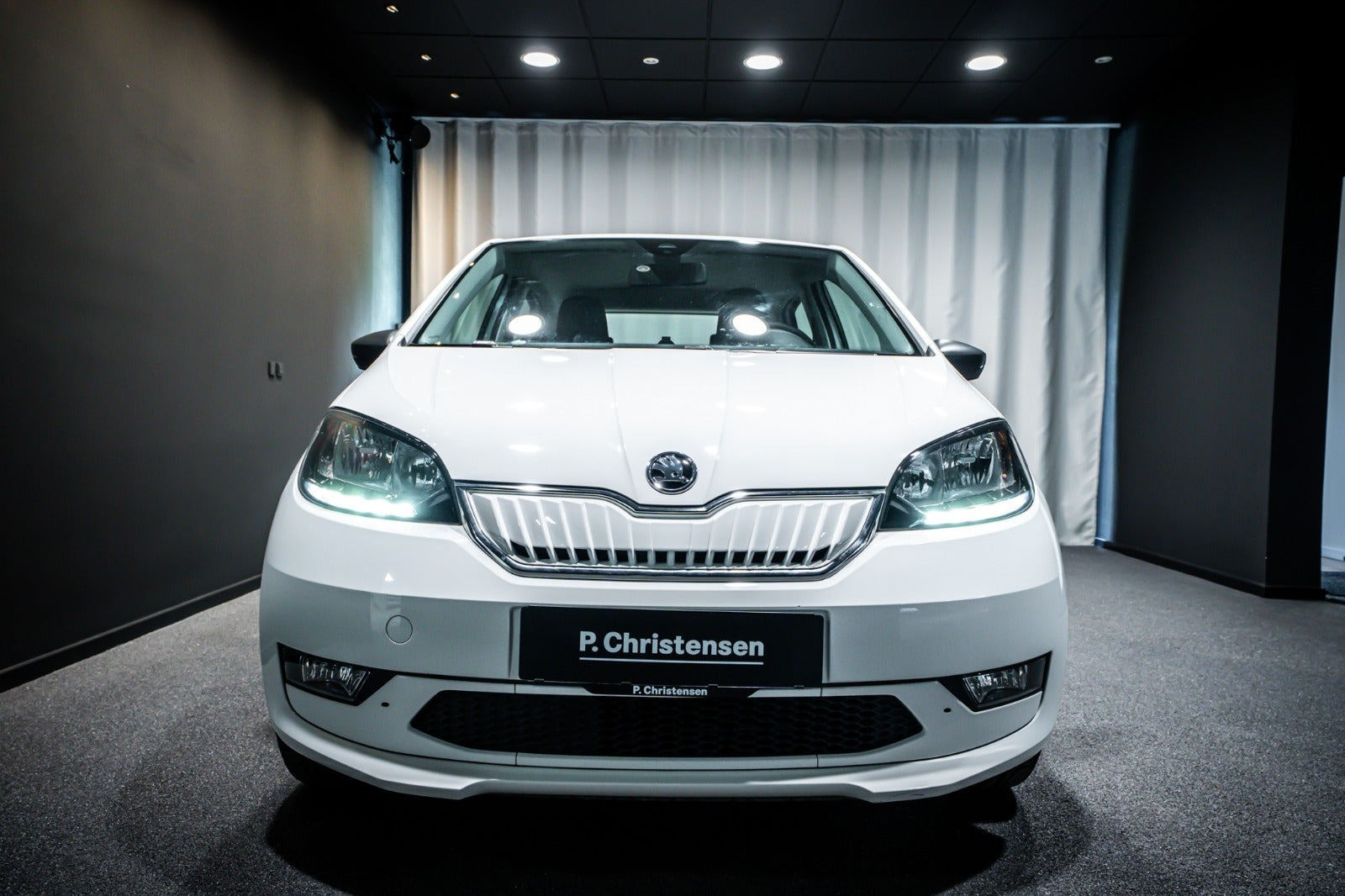 Hvid Skoda Citigo-e fra 2021 set udefra
