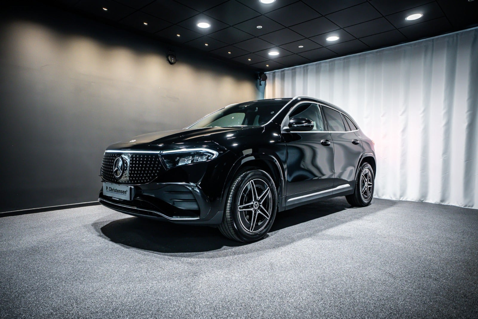 Sort Mercedes EQA350 fra 2025