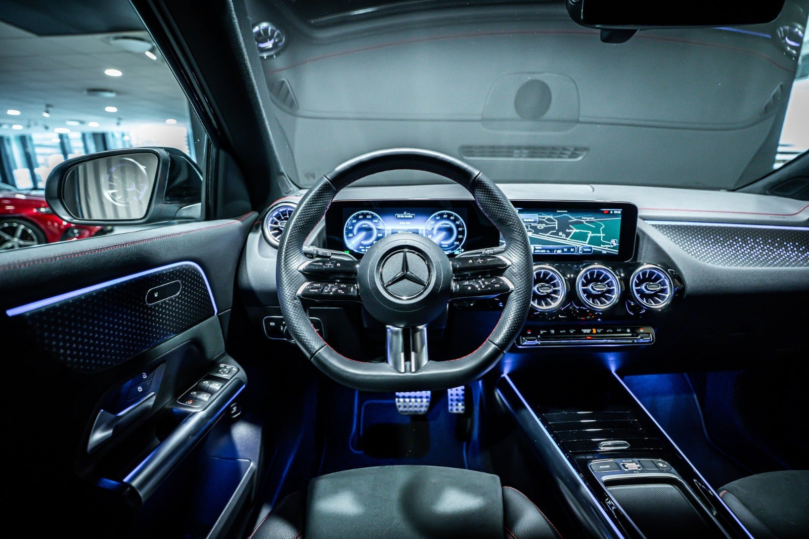 Sort Mercedes EQA350 fra 2025