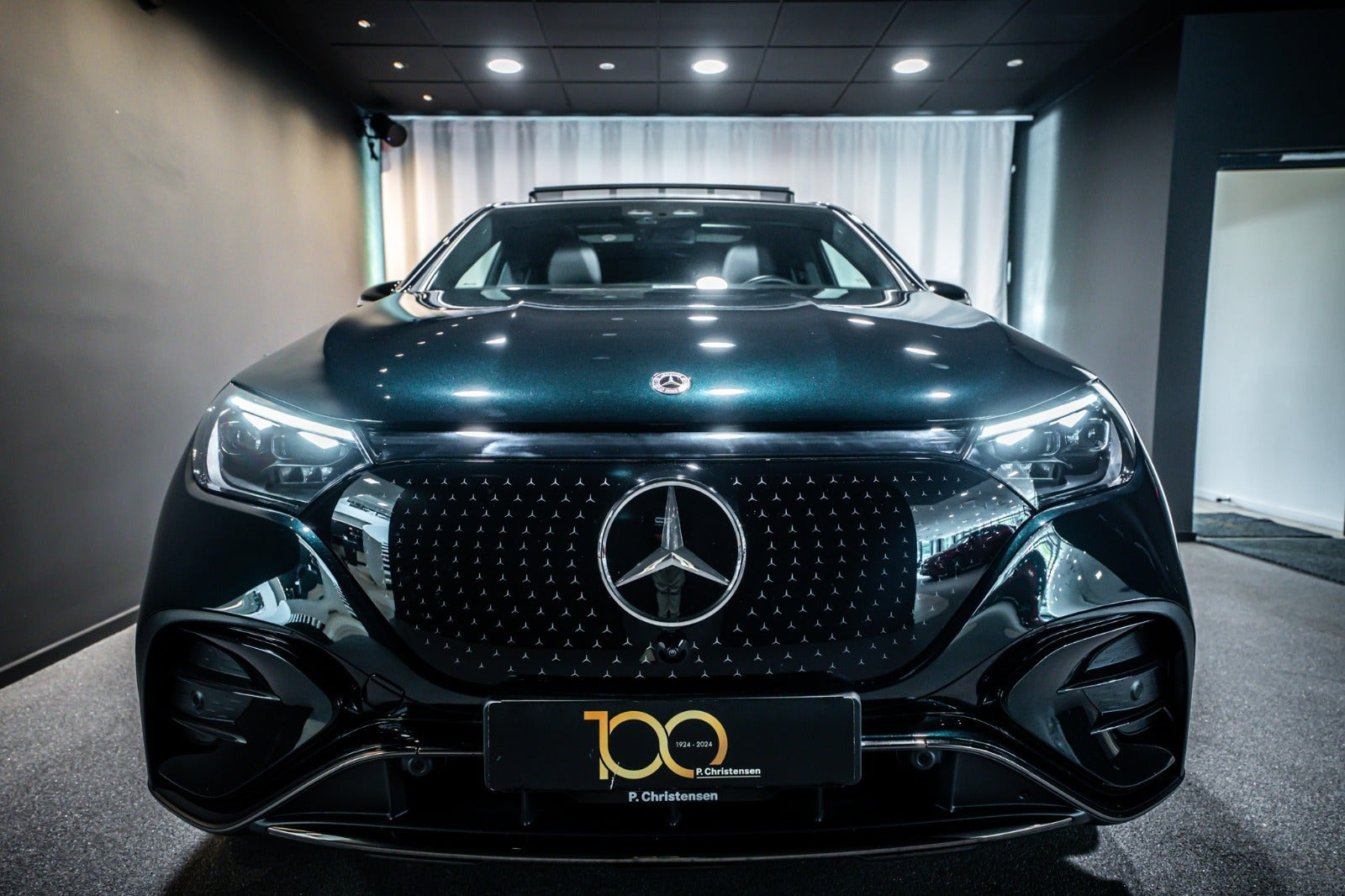 Grøn Mercedes EQE350 SUV fra 2026