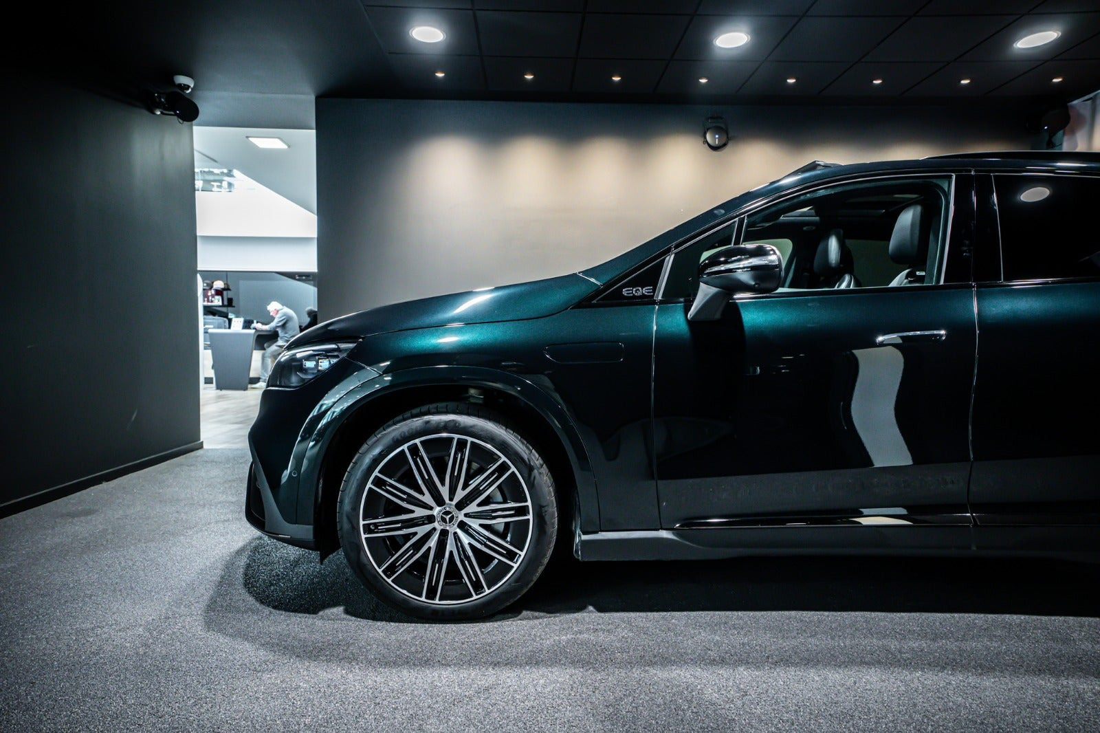 Grøn Mercedes EQE350 SUV fra 2026