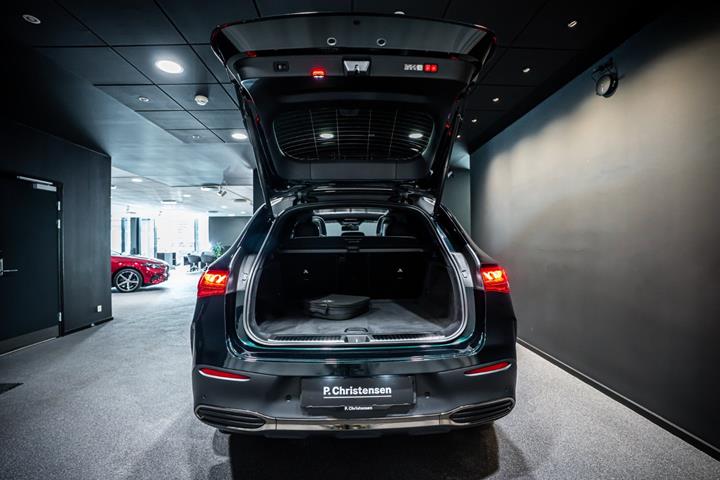 Grøn Mercedes EQE350 SUV fra 2026