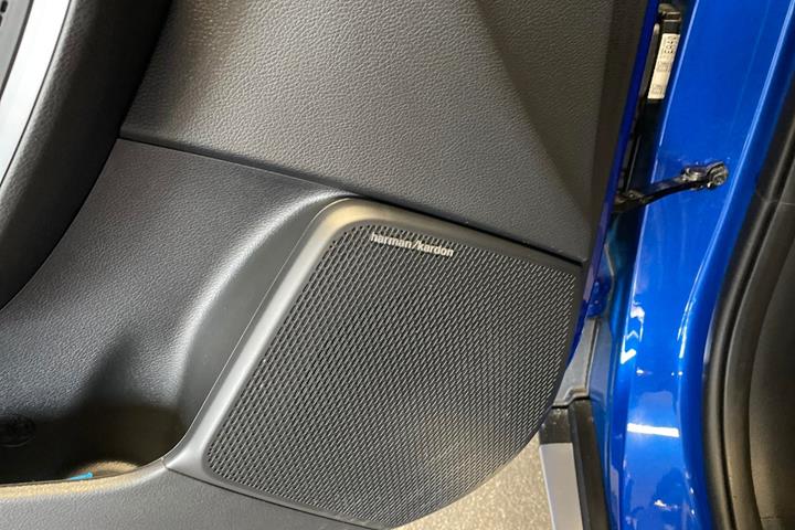 Blå Kia e-Soul fra 2023