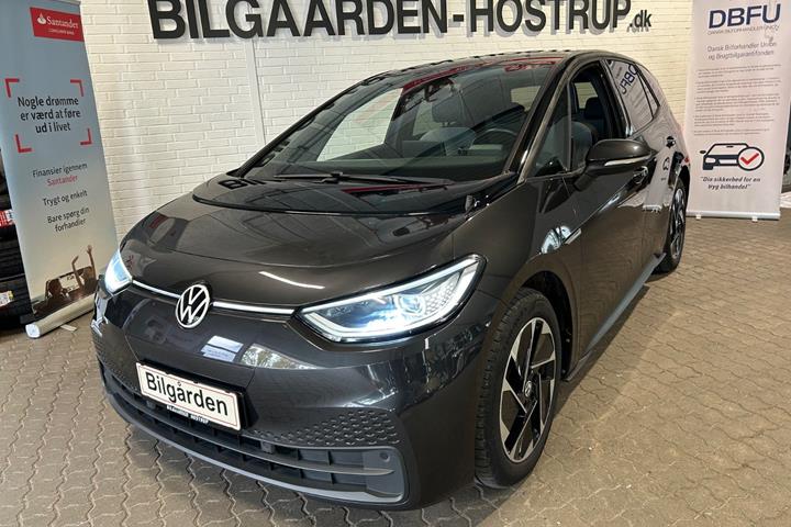 Sort VW ID.3 fra 2022 set udefra