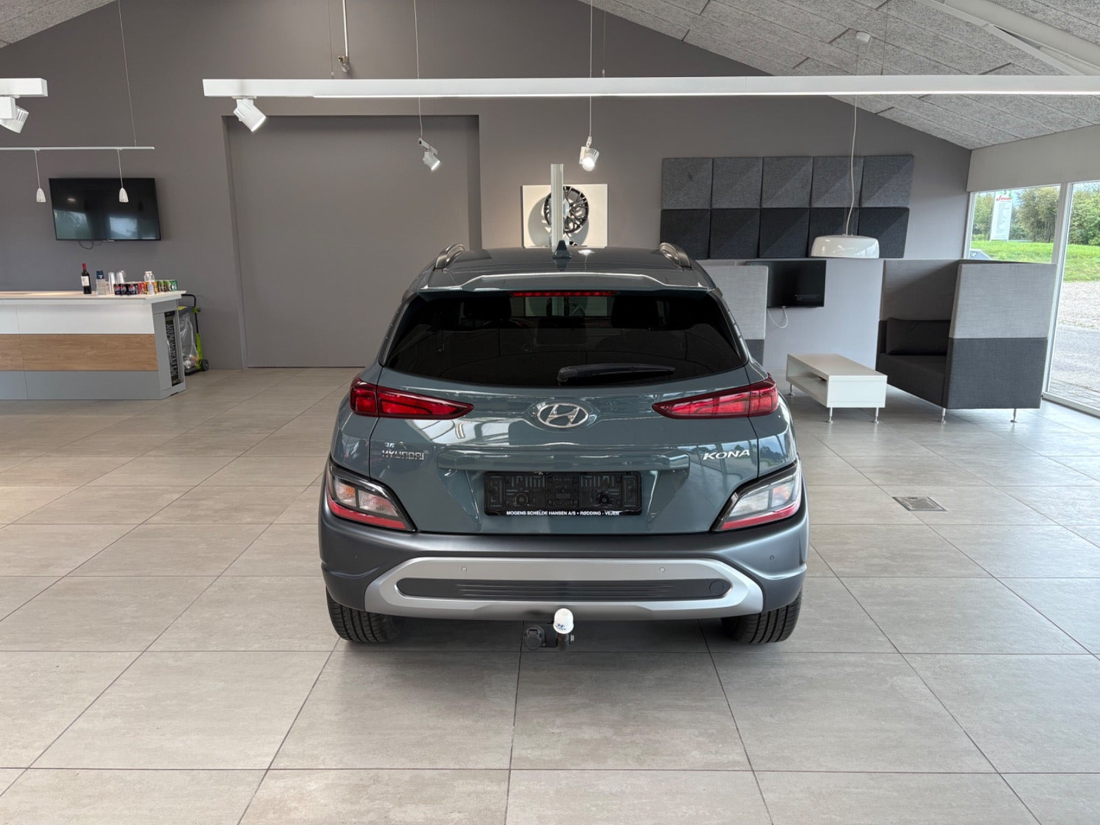 Grå Hyundai Kona fra 2022