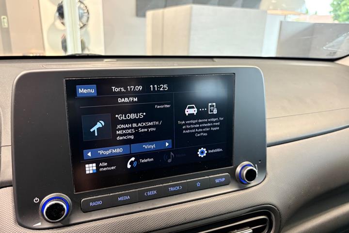 Grå Hyundai Kona fra 2022