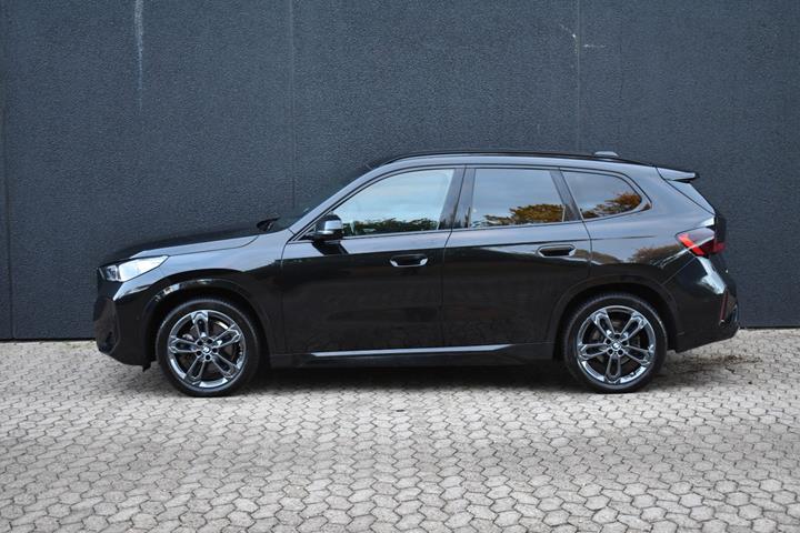 Sort BMW iX1 fra 2023