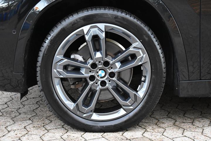 Sort BMW iX1 fra 2023