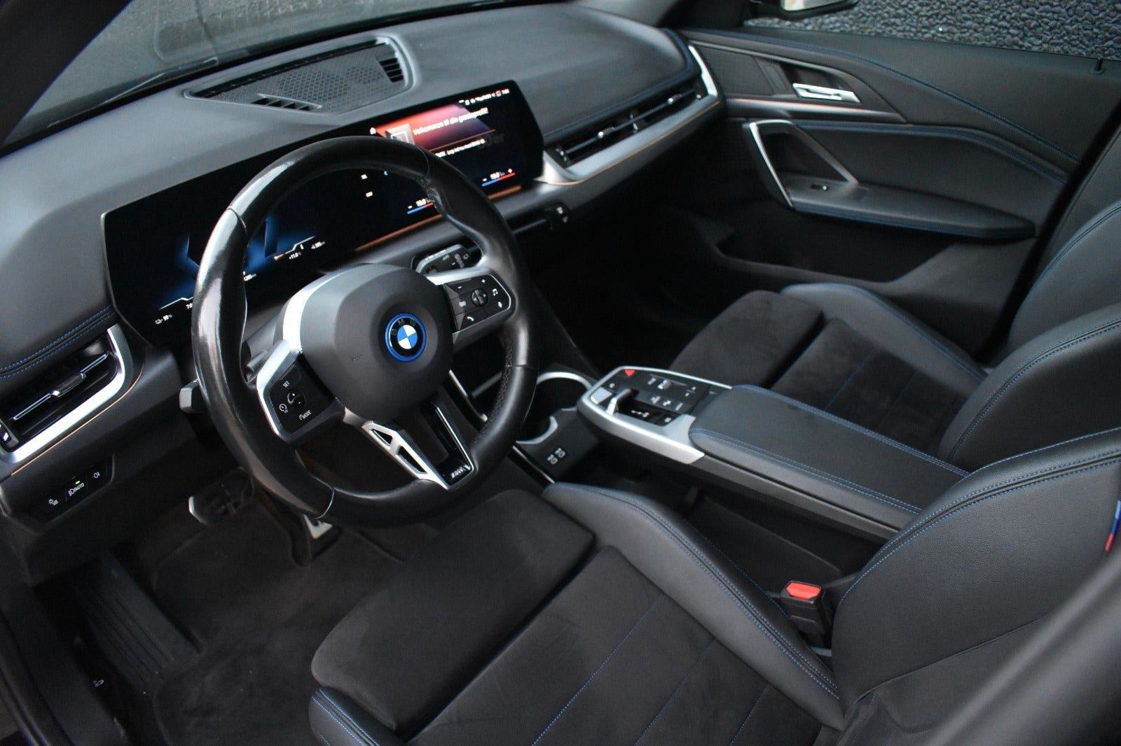 Sort BMW iX1 fra 2023