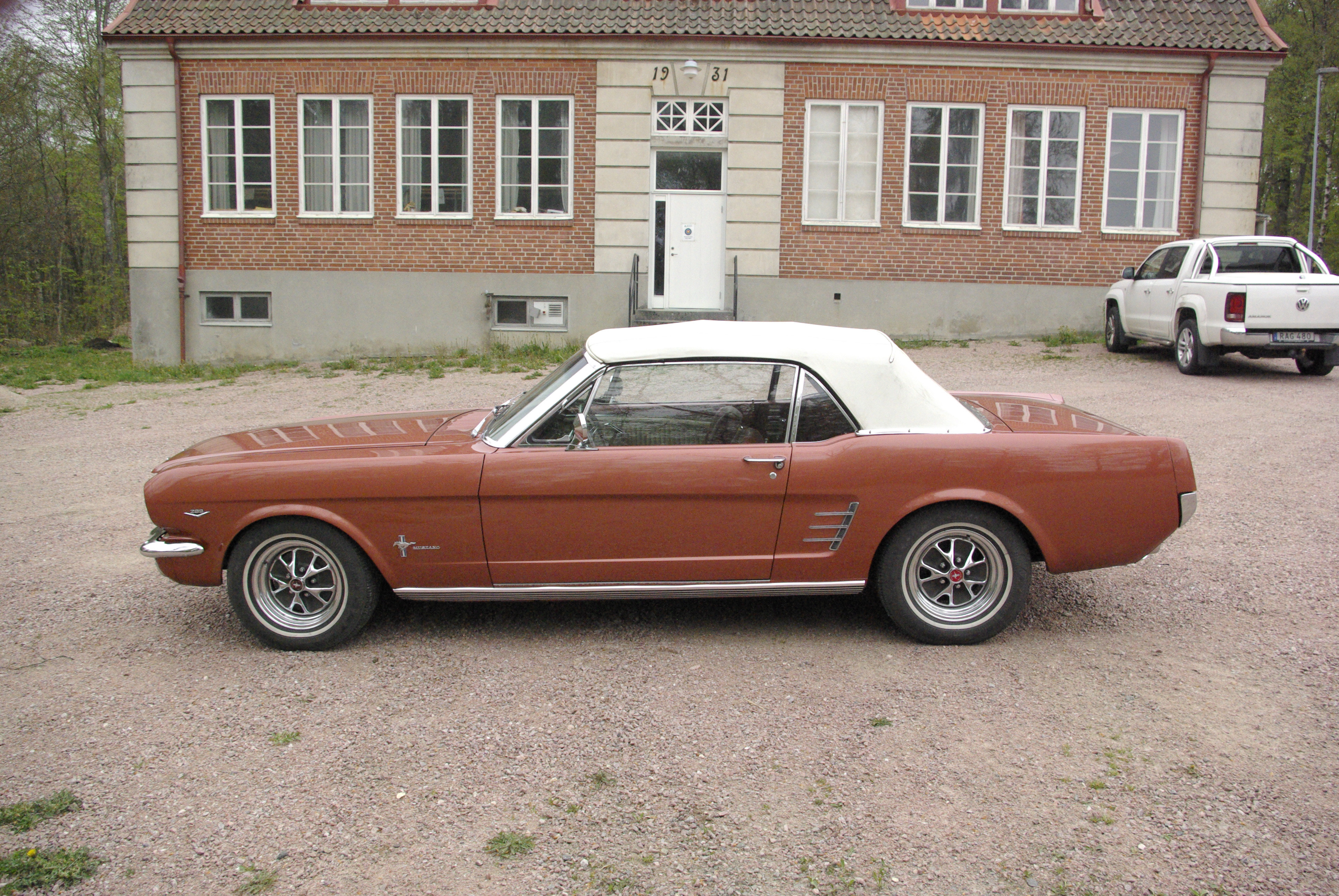Brun Ford Mustang fra 2018