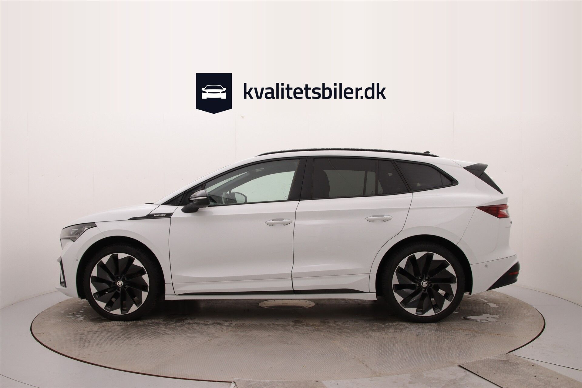 Hvid Skoda Enyaq fra 2022