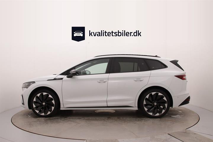 Hvid Skoda Enyaq fra 2022