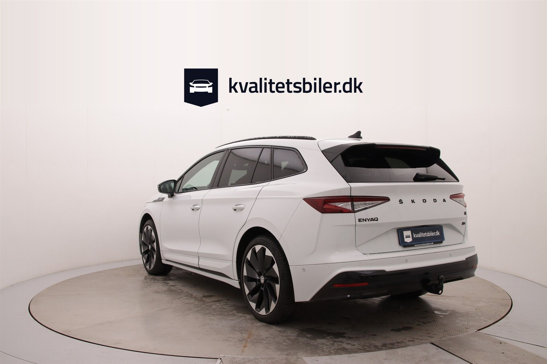 Hvid Skoda Enyaq fra 2022