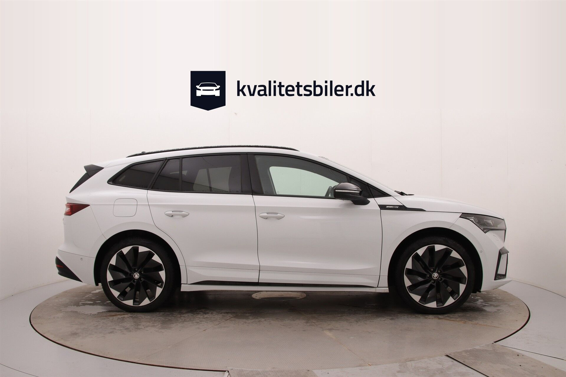 Hvid Skoda Enyaq fra 2022