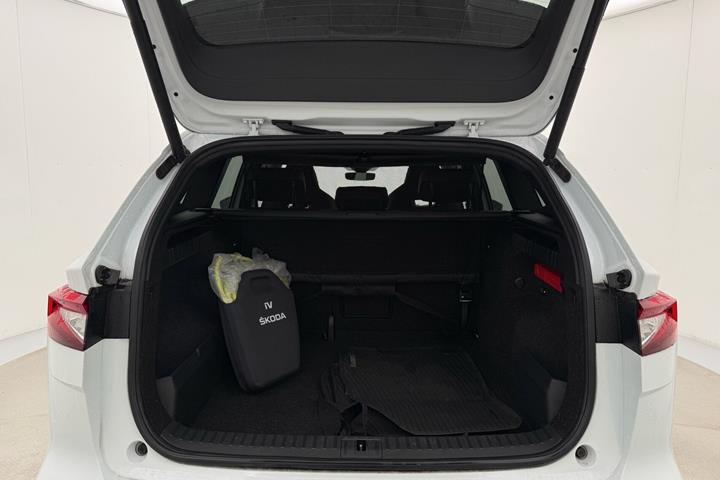 Hvid Skoda Enyaq fra 2022