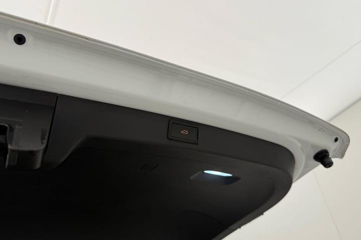 Hvid Skoda Enyaq fra 2022
